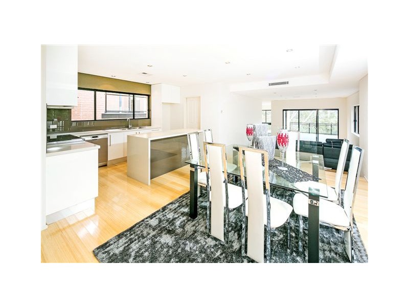 2/8 Charm Place, Peakhurst NSW 2210