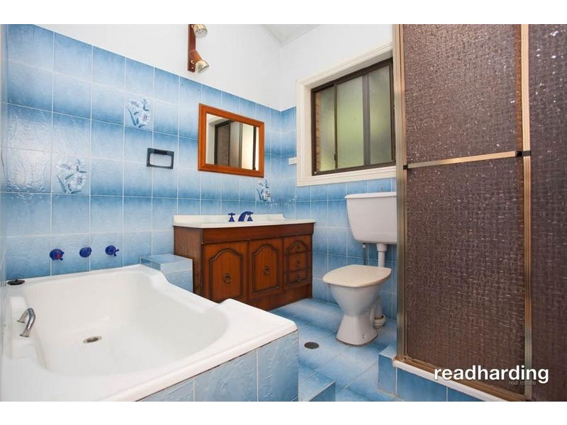 9 Banksia Place, Lugarno NSW 2210