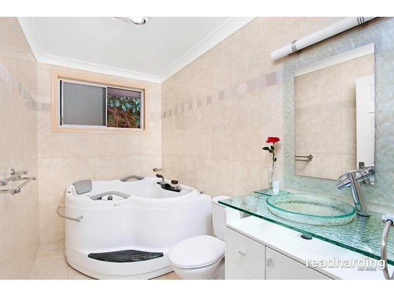 10 Oak Street, Lugarno NSW 2210