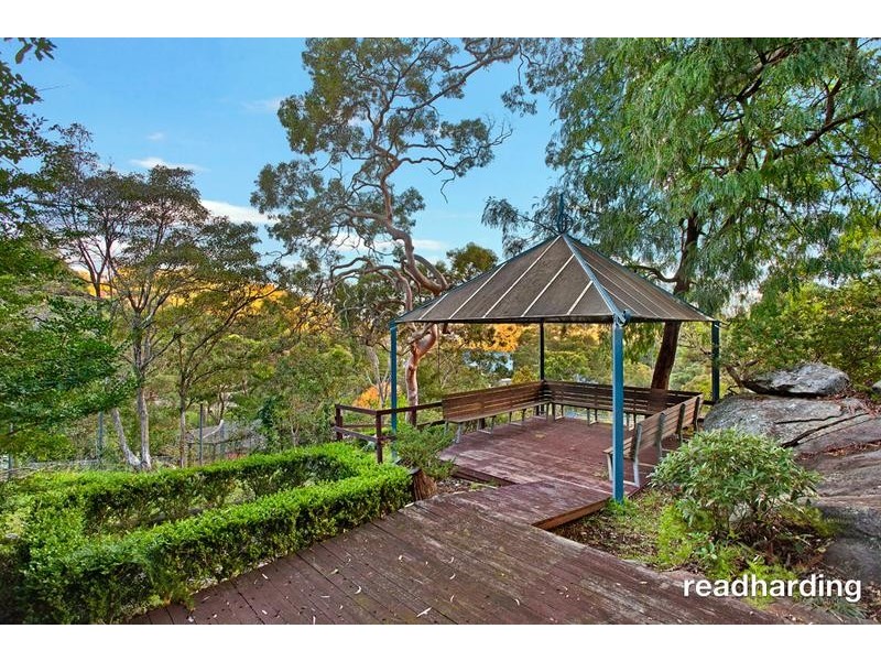 10 Oak Street, Lugarno NSW 2210