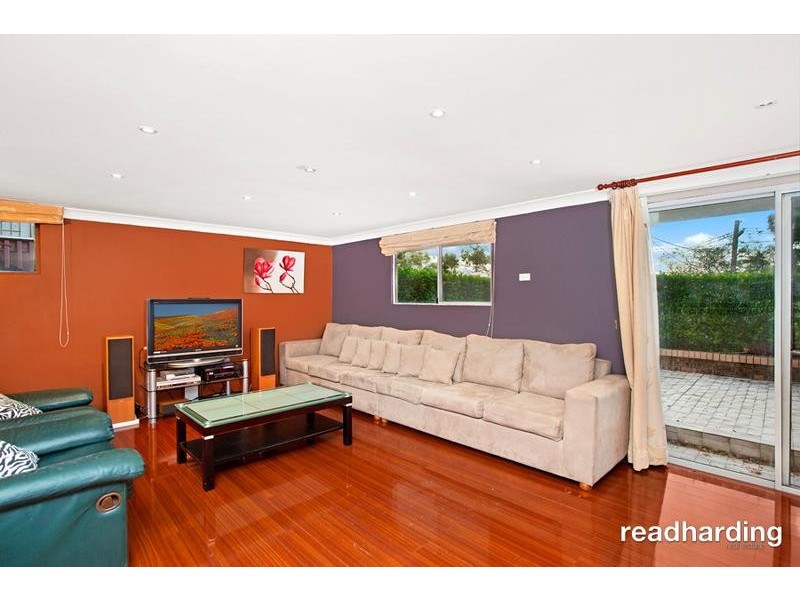 10 Oak Street, Lugarno NSW 2210