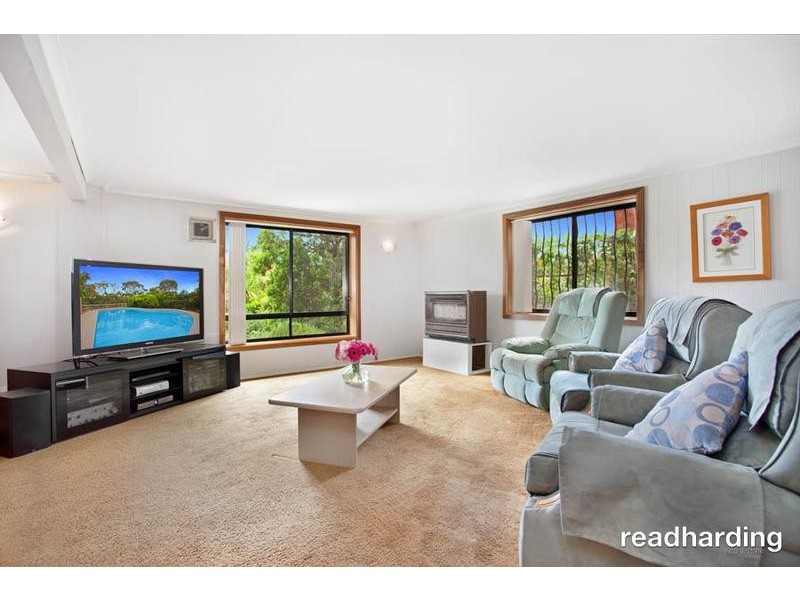 16 Jindabyne Crescent, Peakhurst Heights NSW 2210