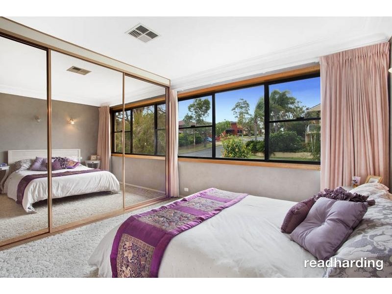 16 Jindabyne Crescent, Peakhurst Heights NSW 2210
