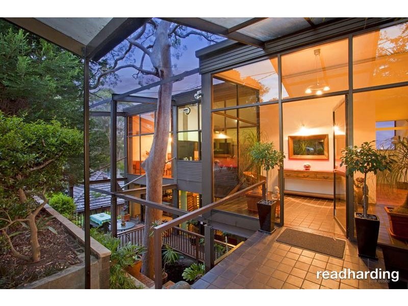 9 Oak Street, Lugarno NSW 2210