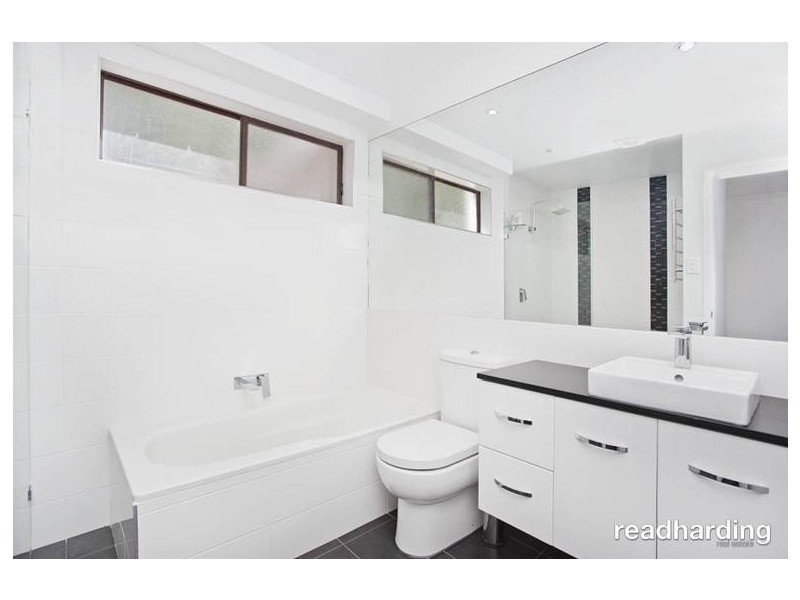 5 Ocean Place, Illawong NSW 2234