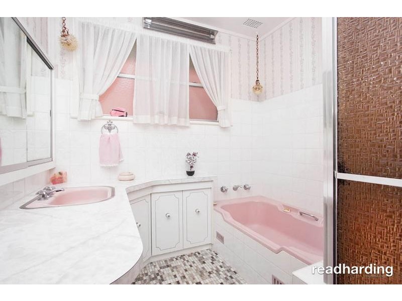 2 Ballanda Avenue, Lugarno NSW 2210