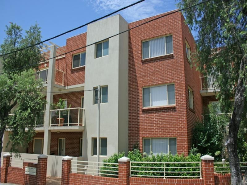 8/2 Phillip Street, Riverwood NSW 2210