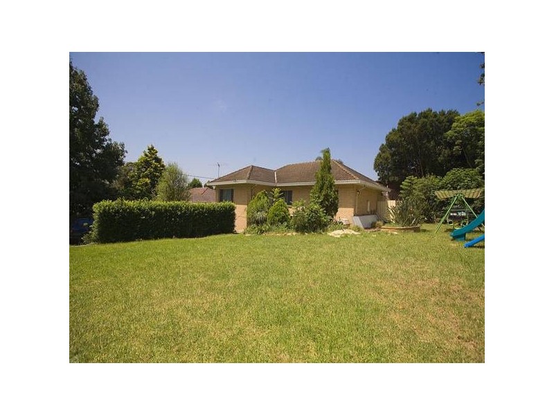 4 Ponderosa Place, Lugarno NSW 2210