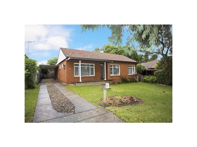 6 Hargraves Ave, Punchbowl NSW 2196