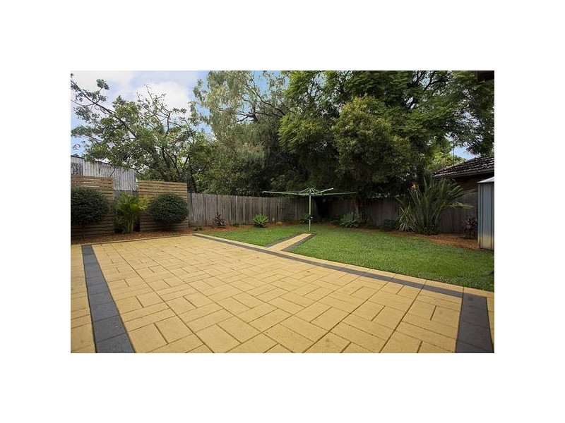 6 Hargraves Ave, Punchbowl NSW 2196