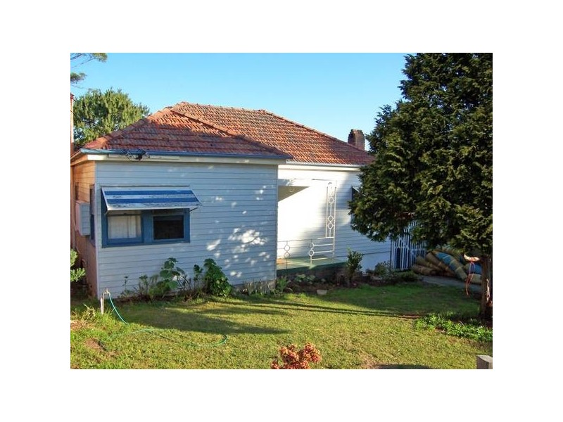 33 Highland Road, Peakhurst NSW 2210