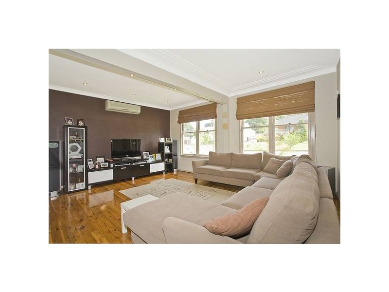 16 Boatwright Ave, Lugarno NSW 2210