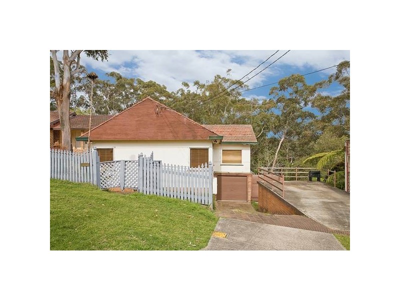 9 Linden Cres, Lugarno NSW 2210