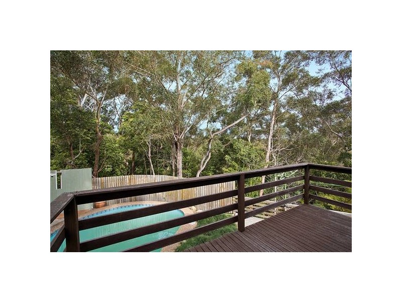 9 Linden Cres, Lugarno NSW 2210