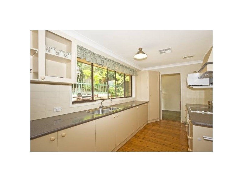 42 Oak Street, Lugarno NSW 2210