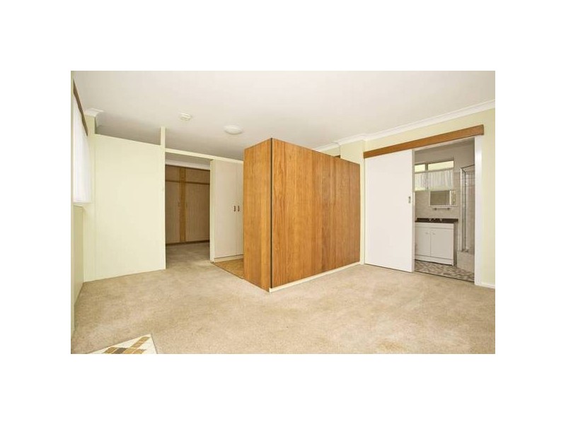 77 Ogilvy Street, Peakhurst NSW 2210