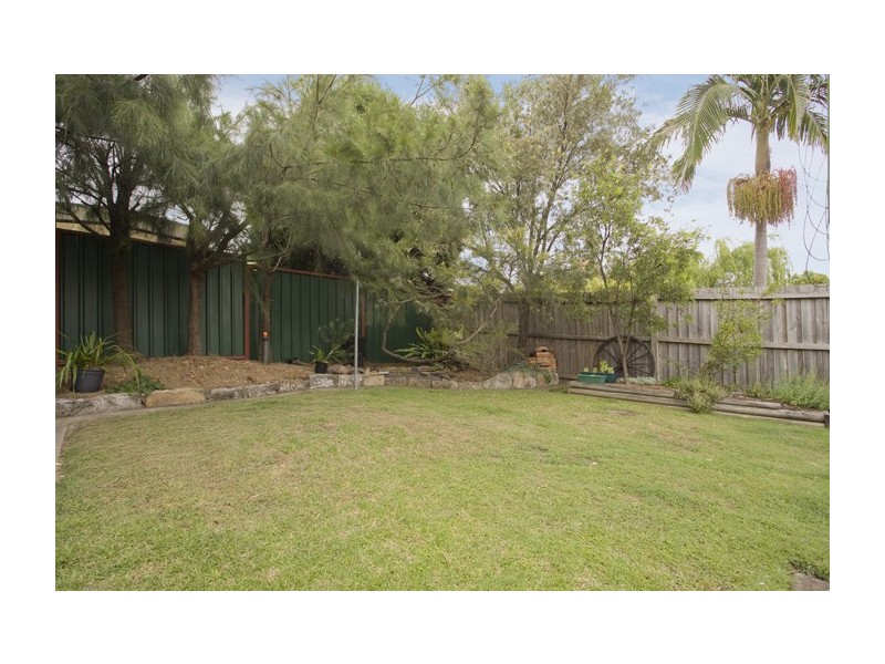 9 Jindabyne Cres, Peakhurst Heights NSW 2210