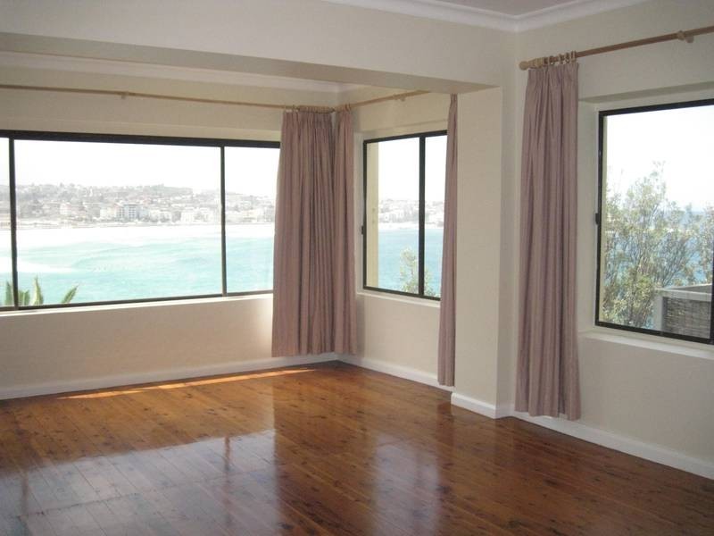 2/68 Fletcher Street, Tamarama NSW 2026