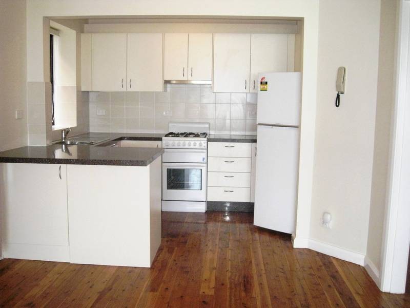 2/68 Fletcher Street, Tamarama NSW 2026