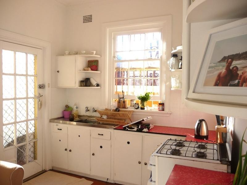 2/18 HASTINGS PARADE, North Bondi NSW 2026