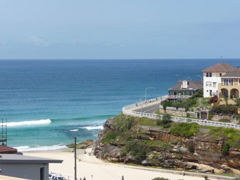 2/18 CARLISLE STREET, Tamarama NSW 2026