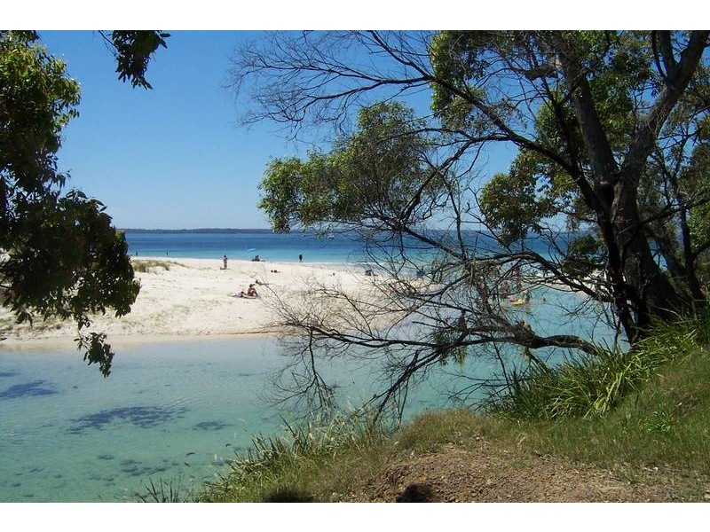 11 Superb Crescent, Callala Bay NSW 2540