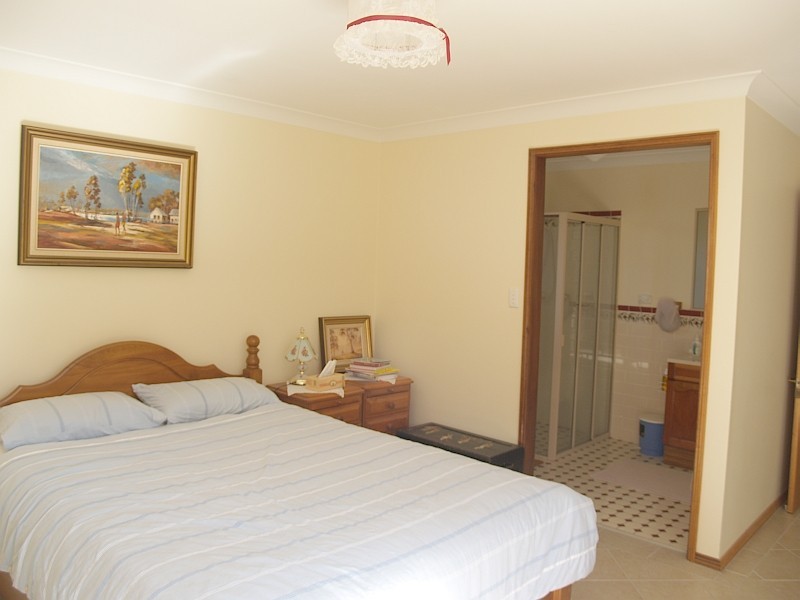 42 Hollingsworth Cres, Callala Bay NSW 2540