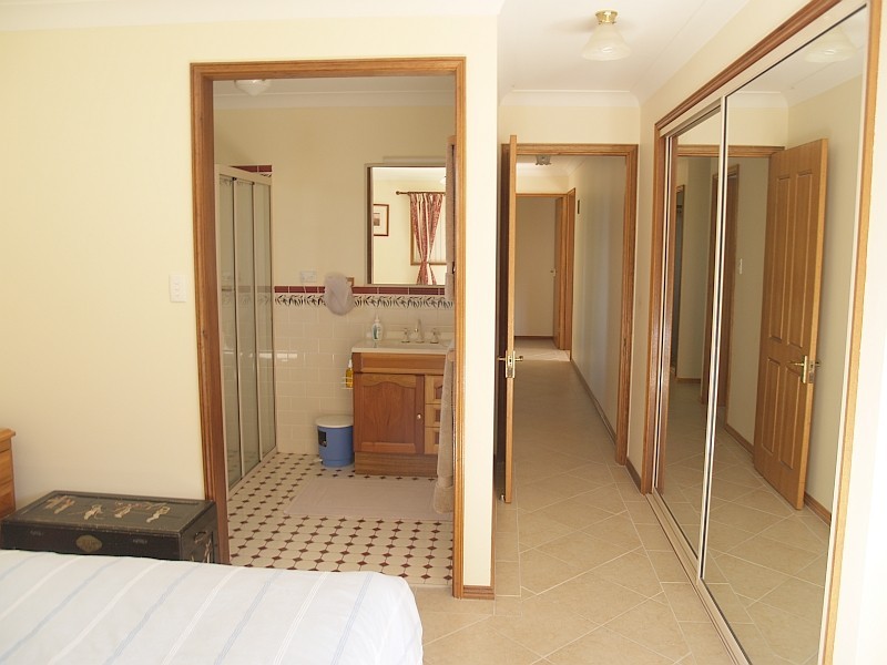 42 Hollingsworth Cres, Callala Bay NSW 2540