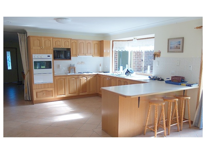 42 Hollingsworth Cres, Callala Bay NSW 2540