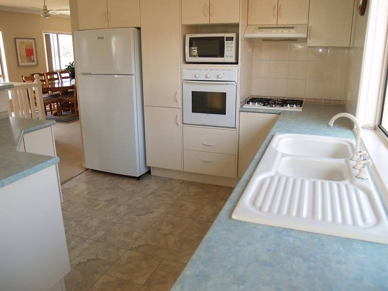 2 Sir Henry Crescent, Callala Beach NSW 2540