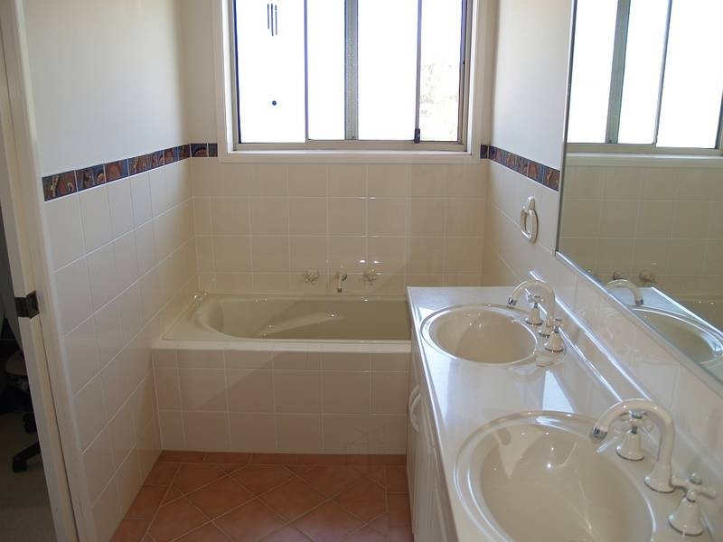 2 Sir Henry Crescent, Callala Beach NSW 2540