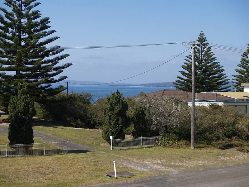 2 Sir Henry Crescent, Callala Beach NSW 2540