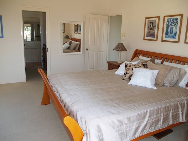 2 Sir Henry Crescent, Callala Beach NSW 2540