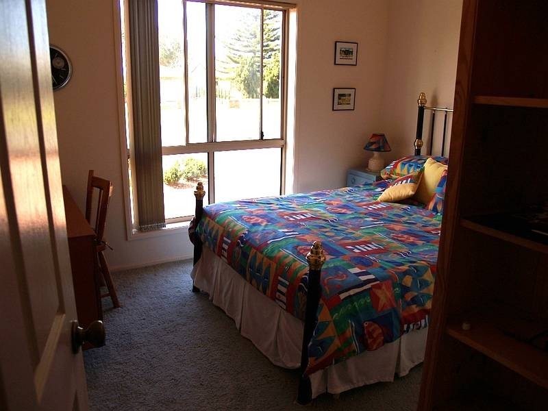 2 Sir Henry Crescent, Callala Beach NSW 2540