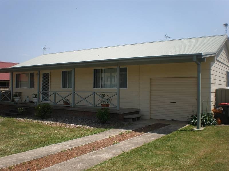 18 Gowlland Crescent, Callala Bay NSW 2540