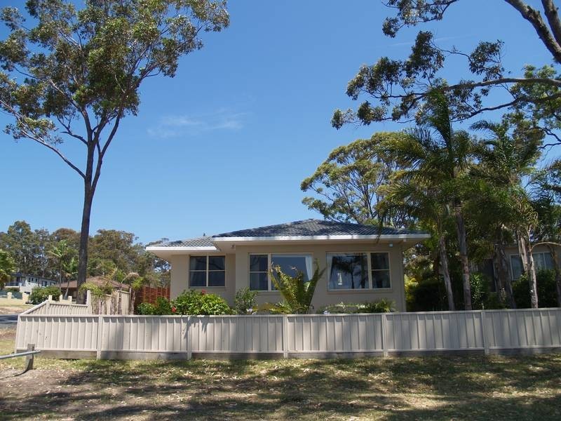 18 Boorawine Terace, Callala Bay NSW 2540