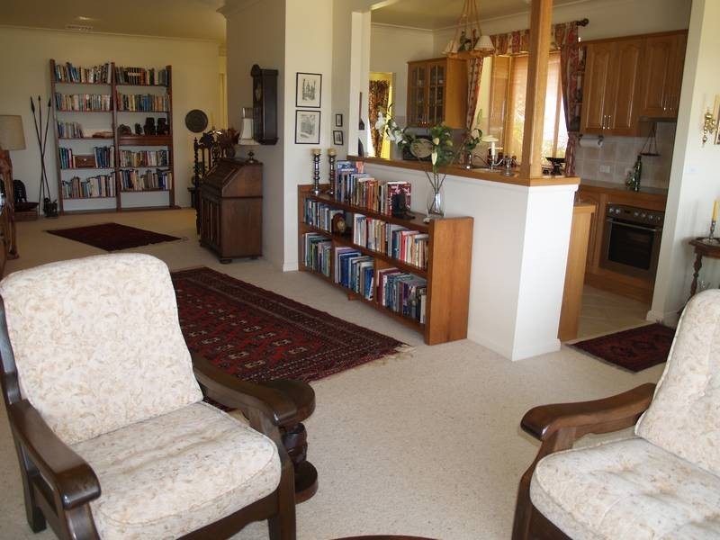 18 Boorawine Terace, Callala Bay NSW 2540