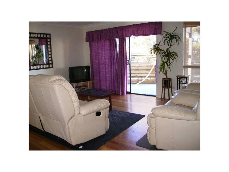 5 Parkes Crescent, Callala Beach NSW 2540