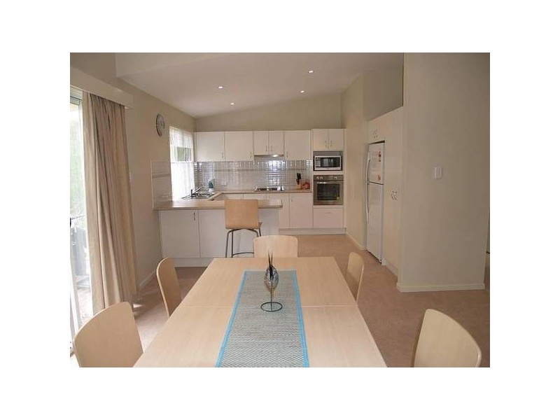 4 Hazelwood Rise, Callala Beach NSW 2540