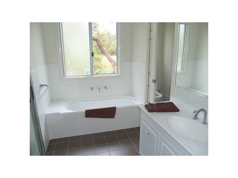 4 Hazelwood Rise, Callala Beach NSW 2540