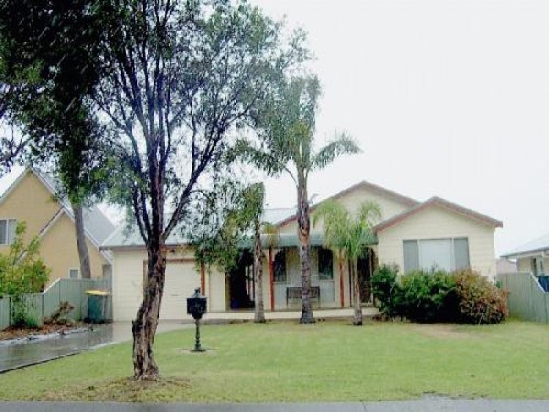 39 Hollingsworth Crescent, Callala Bay NSW 2540