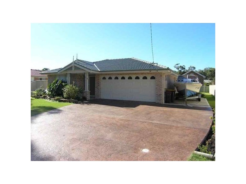 19 Emmett St, Callala Bay NSW 2540