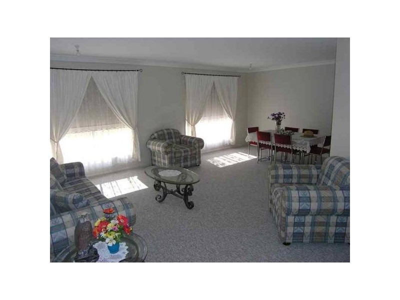 19 Emmett St, Callala Bay NSW 2540