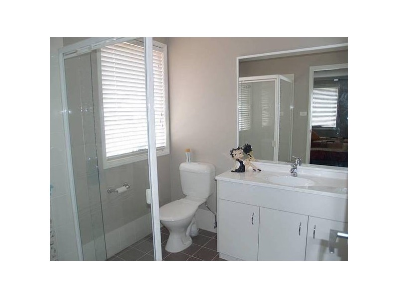 24 Hollingsworth Cres, Callala Bay NSW 2540