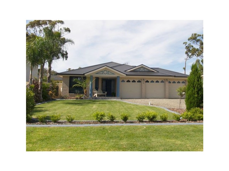 8 Tidy Close, Callala Bay NSW 2540