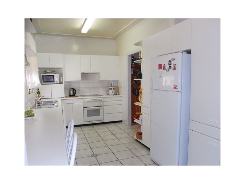 3 Clara Street, Belmont South NSW 2280