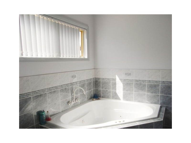 3 Clara Street, Belmont South NSW 2280