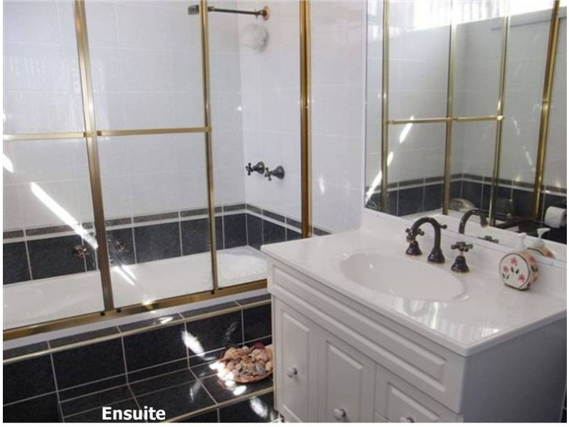 3 Clara Street, Belmont South NSW 2280