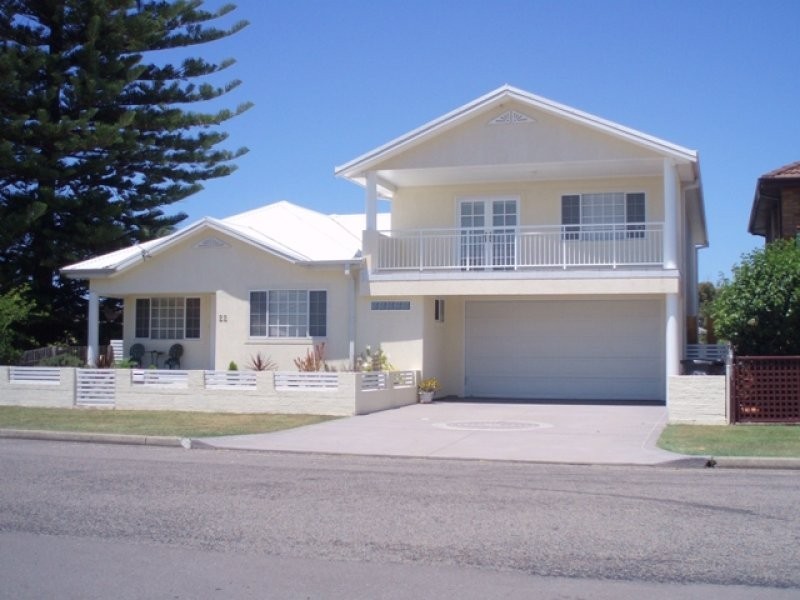 22 Tirriki St, Blacksmiths NSW 2281