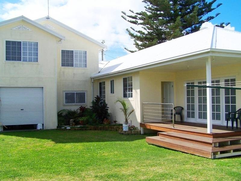 22 Tirriki St, Blacksmiths NSW 2281